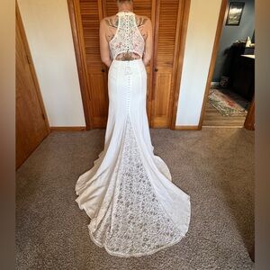 David’s Bridal WG3989 Wedding Dress V Neck Halter Lace Size 4 NWT